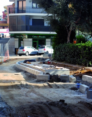 Una de les àrees de contenidors soterrats al carrer de l’Estrella