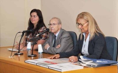 Mercè Pascuet, psicooncòloga (a l'esquerra de la imatge) , Dr. Carles Vallbona i Carme Grau, gerent i coordinadora de la Fundació Oncovallès